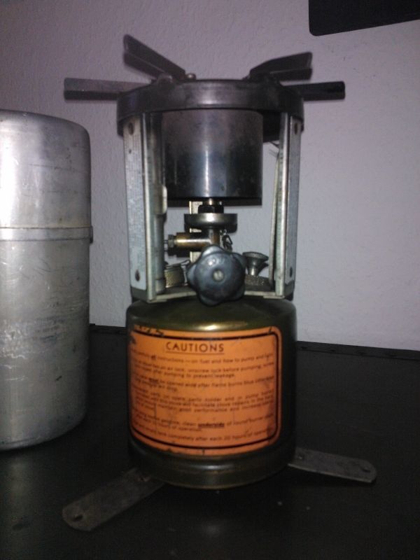 Coleman 1941 field stove three leg Coleman 1941 field stove three leg