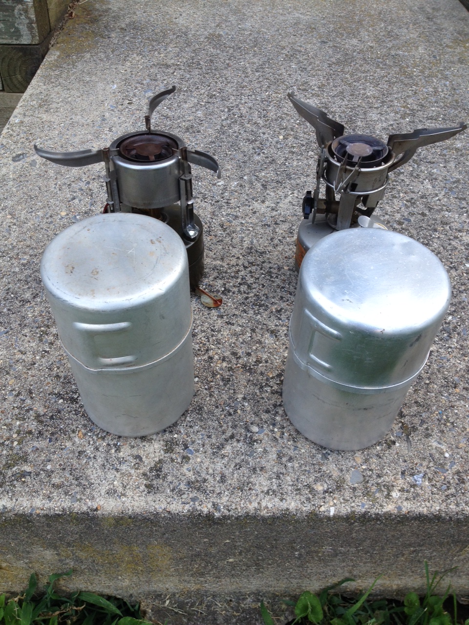 G.I. Stove can comparison of the 1944 stove and can and the 1948. The can for the Mod. 1948 is dated 1976 on the top. The 1944 stove can is dated 1944 on the bottom G.I. Stove can comparison of the 1944 stove and can and the 1948. The can for the Mod. 1948 is dated 1976 on the top. The 1944 stove can is dated 1944 on the bottom